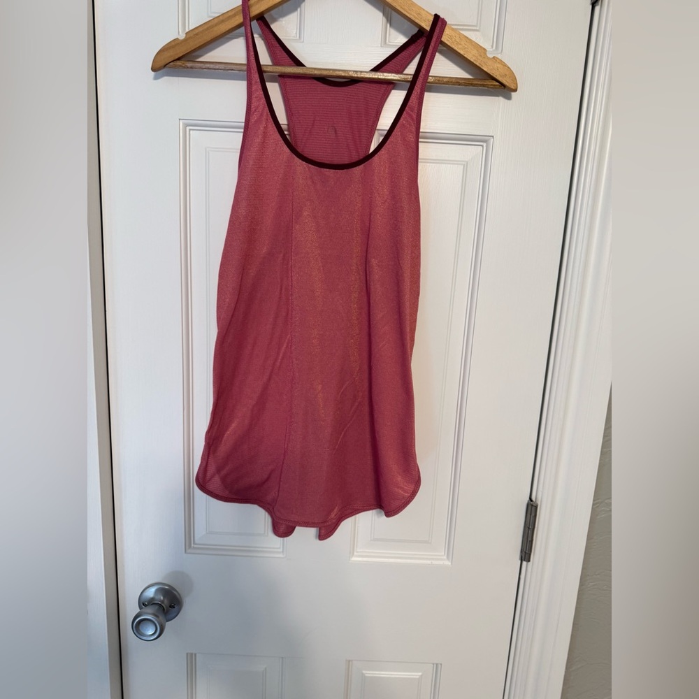 Lululemon What The Sport Singlet
Heathered Jewelled Magenta / Gold S/4